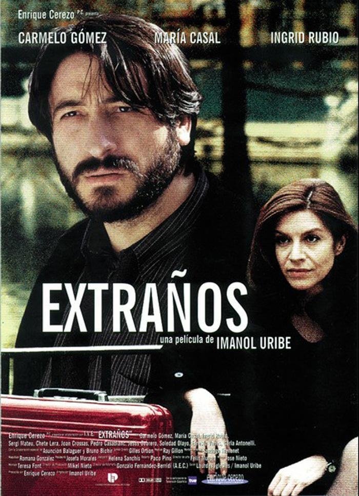 Extraños photo