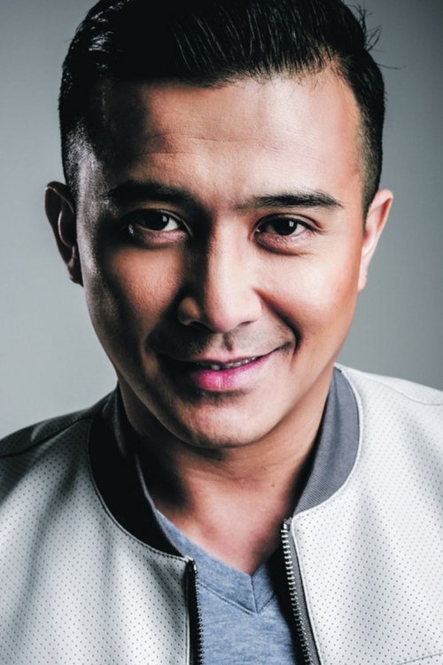Aaron Aziz photo