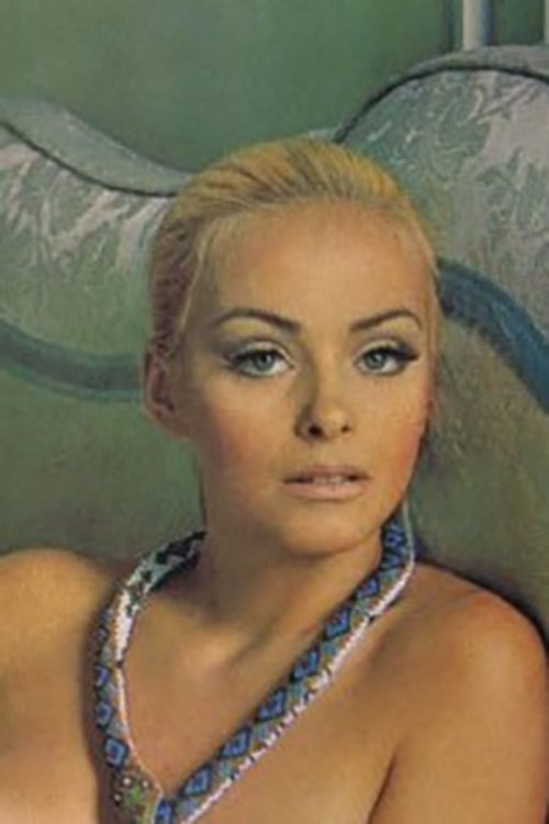 Adrienne Delorme photo