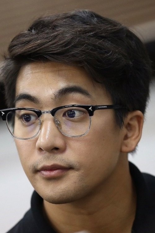 Akkaranat Ariyaritwikul photo