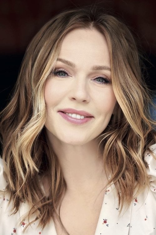 Albina Dzhanabaeva photo