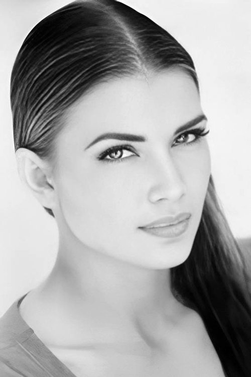 Alina Thompson photo