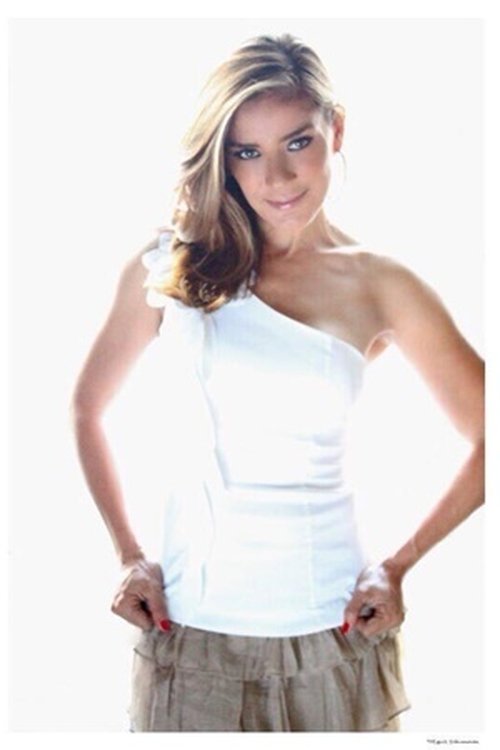 Amara Villafuerte photo