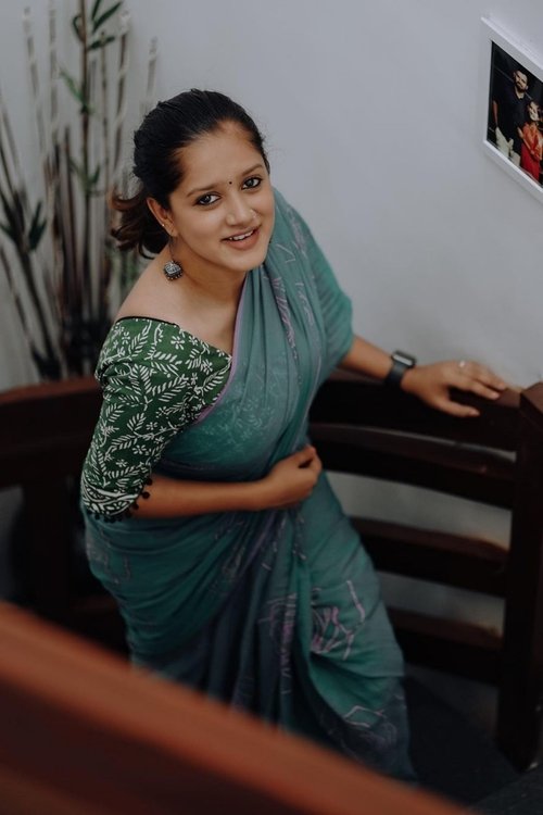 Amritha  Menon photo