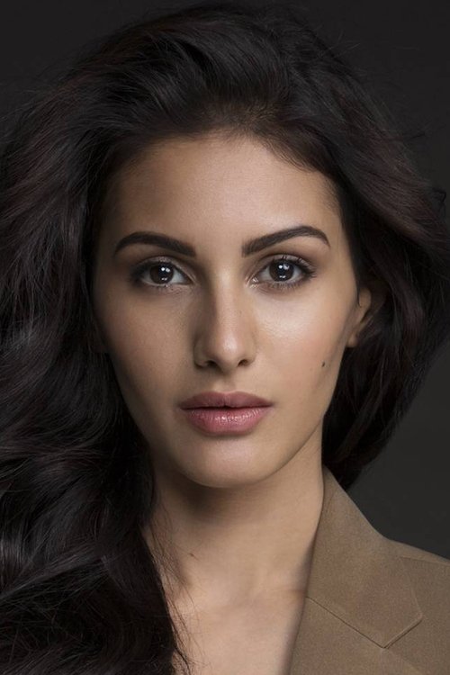 Amyra Dastur photo