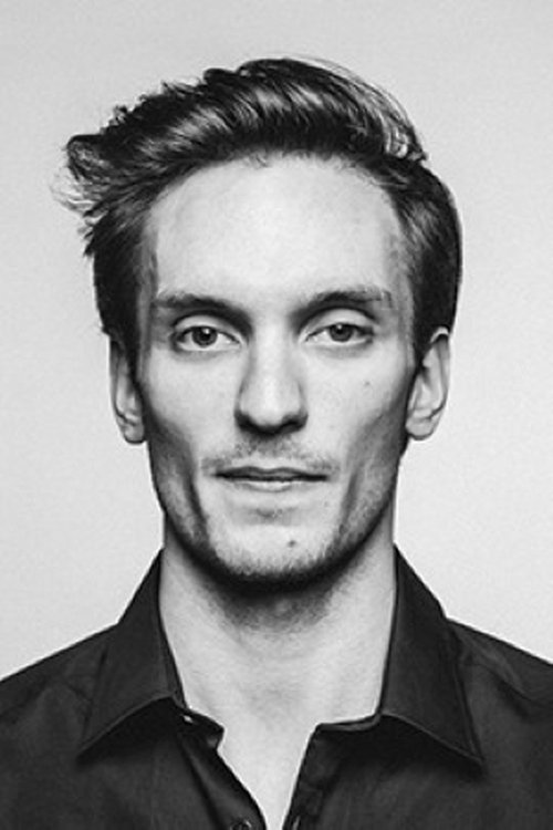 Artemy Belyakov photo