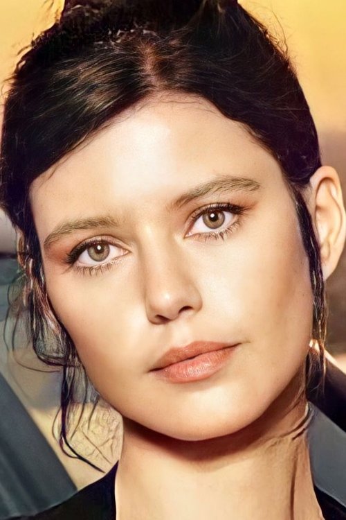 Beren Saat photo