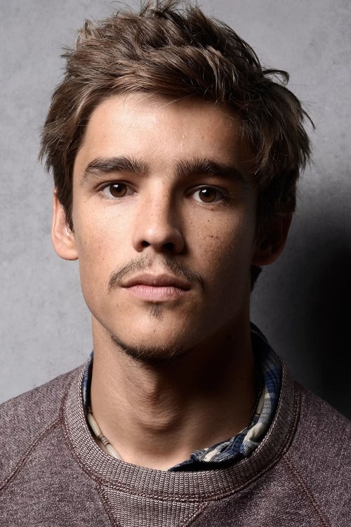 Brenton Thwaites photo