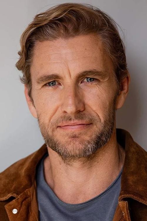 Brett Tucker photo