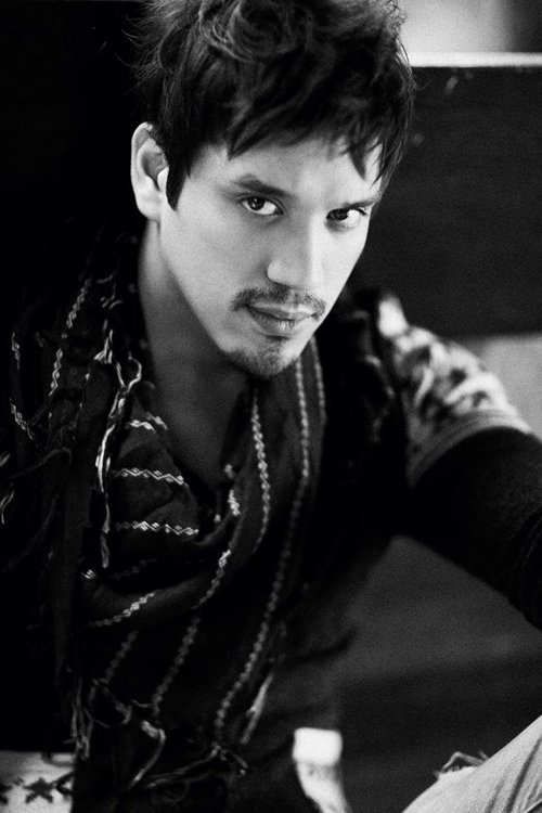 Carlo Gonzalez photo