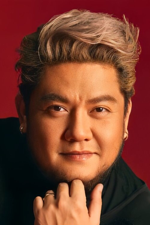 Chalatit Tantiwut photo