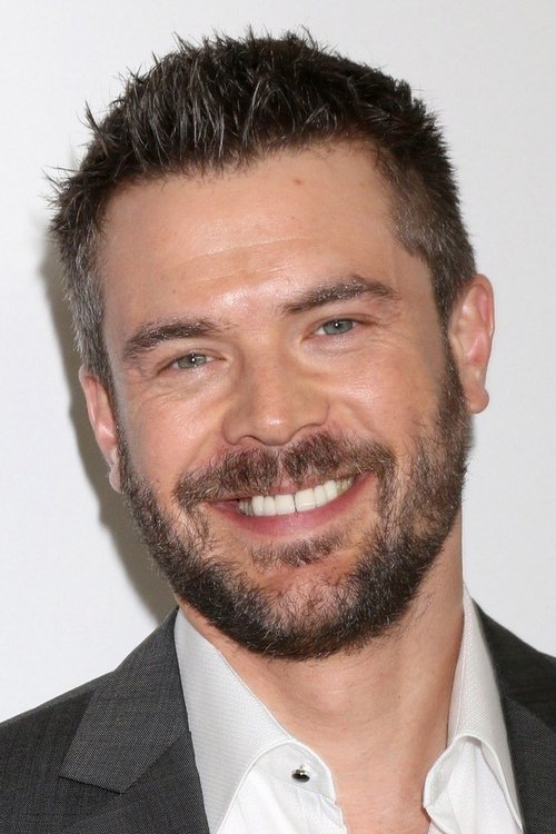 Charlie Weber photo