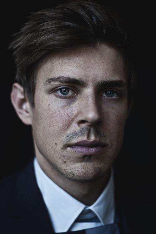 Chris Lowell photo