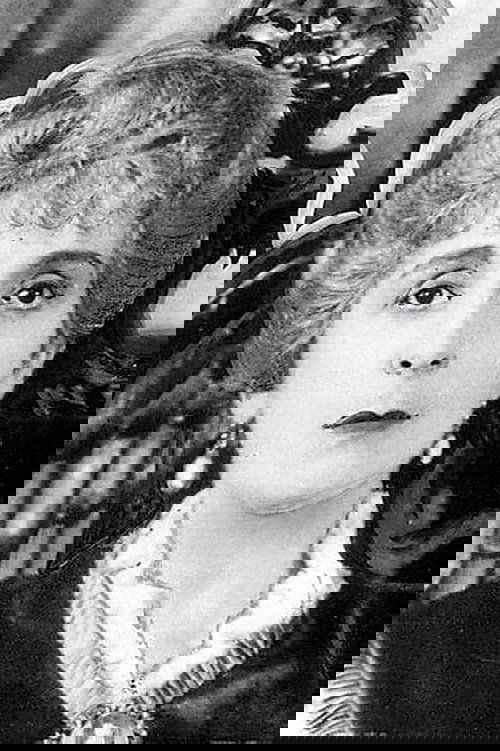 Clarissa Selwynne photo