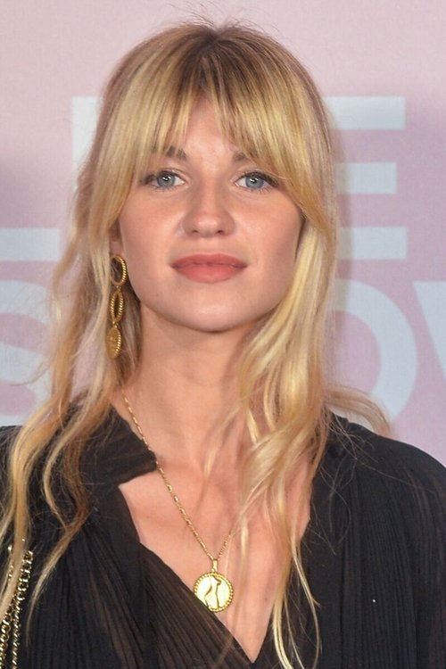 Constance Arnoult photo