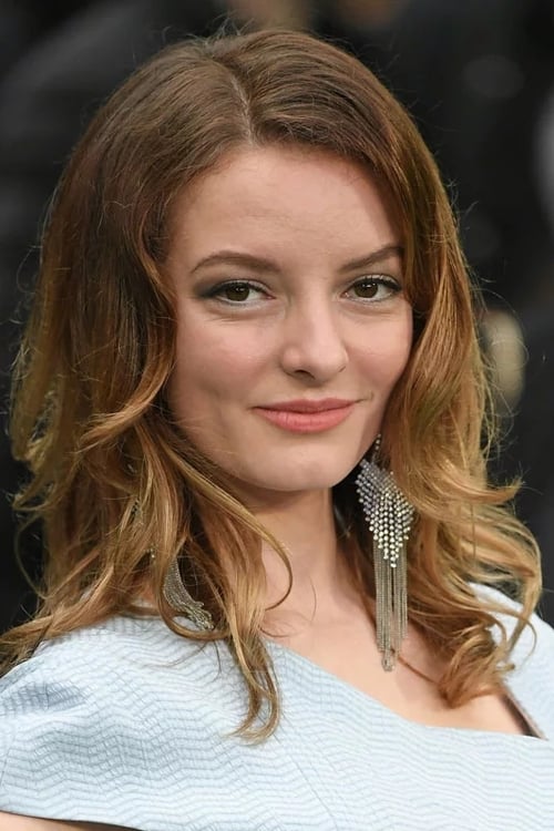 Dakota Blue Richards photo