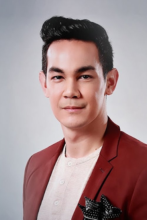 Danai Charuchinta photo