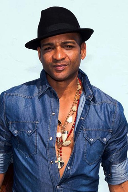 Descemer Bueno photo