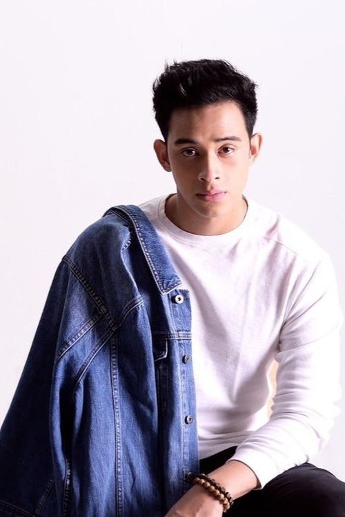 Diego Loyzaga photo