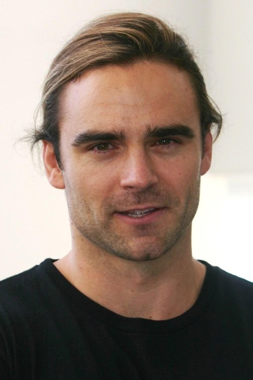 Dustin Clare photo