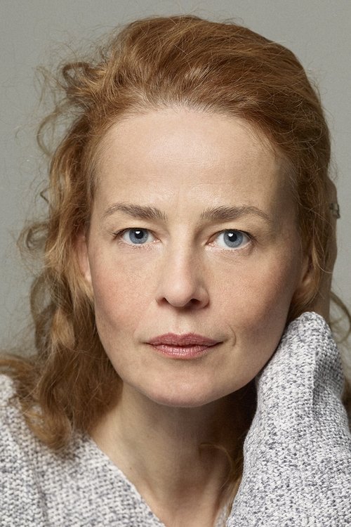 Elin Petersdottir photo