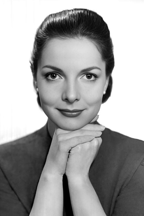 Elizabeth Sellars photo