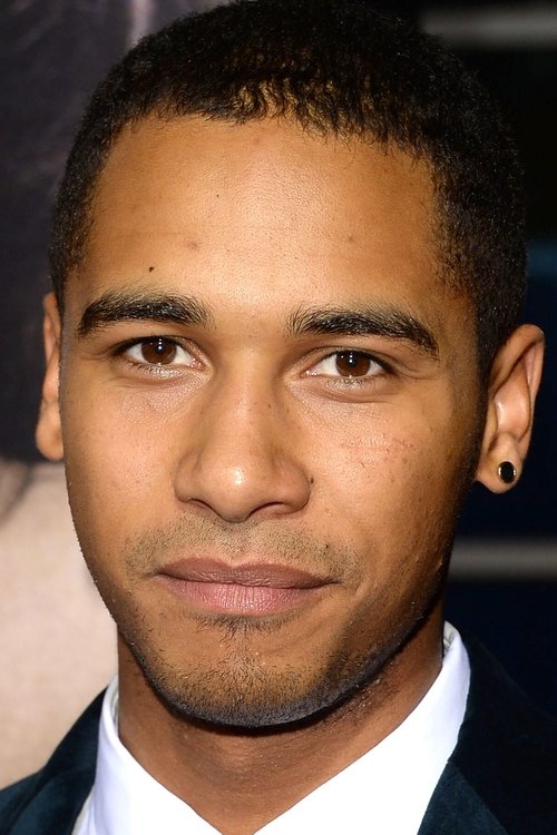 Elliot Knight photo
