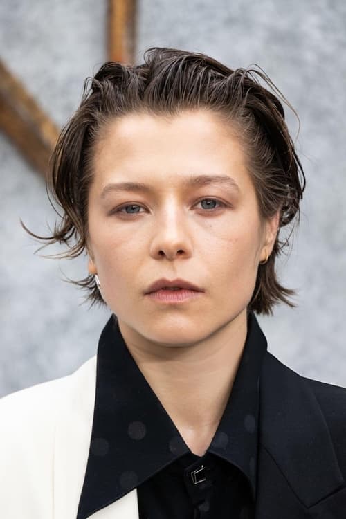 Emma D'Arcy photo