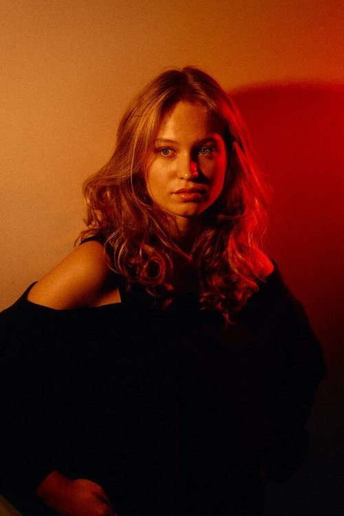 Emma Van Raemdonck photo