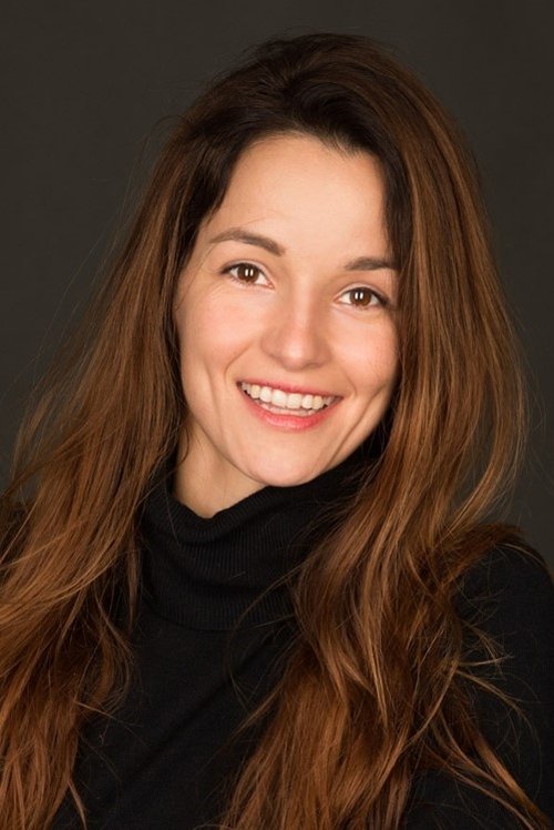 Esther Nubiola photo