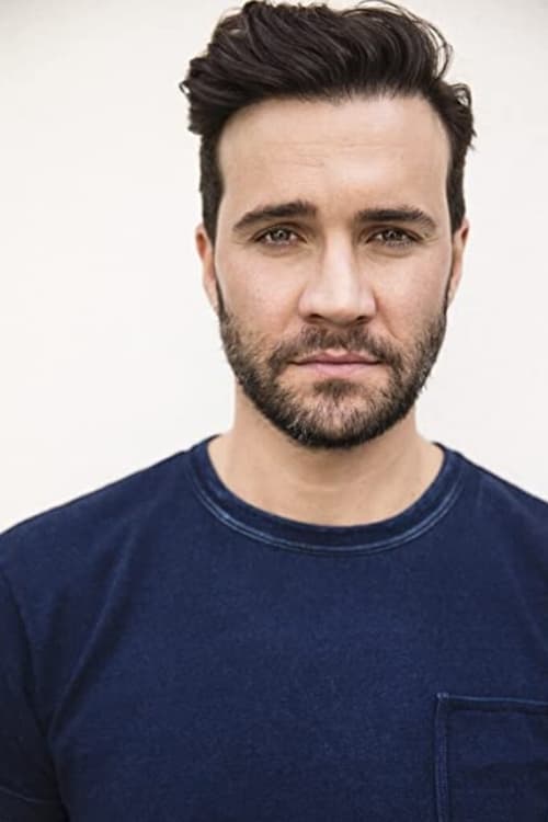 Gil McKinney photo
