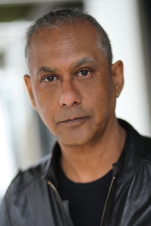 Gordon Warnecke photo