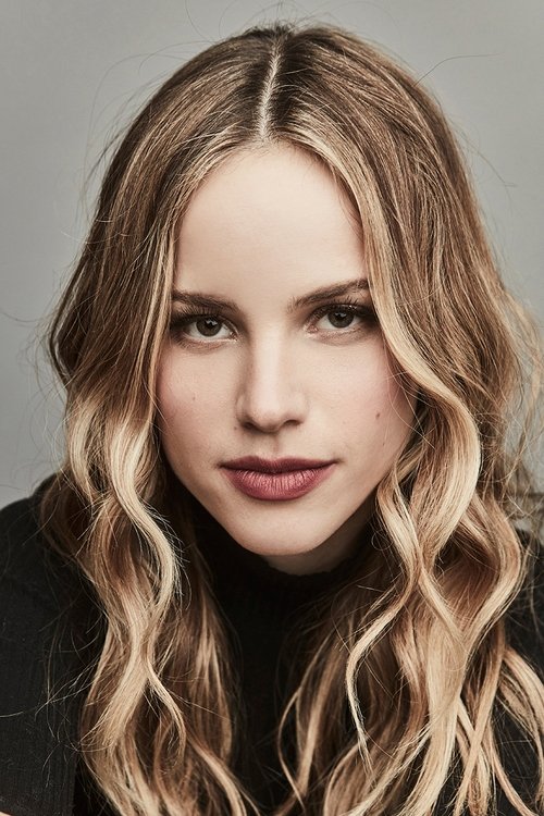 Halston Sage photo