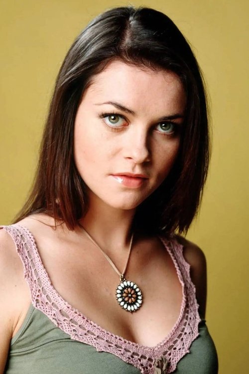 Holly Davidson photo