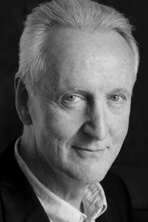 Hugh Fraser photo
