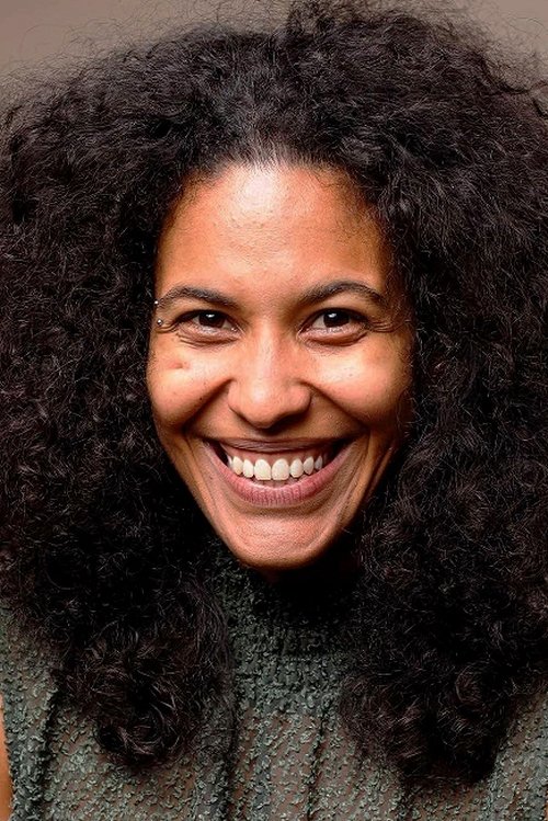 Isamara Castilho photo