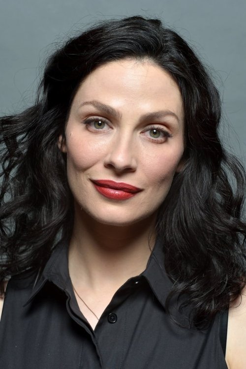 Joanne Kelly photo
