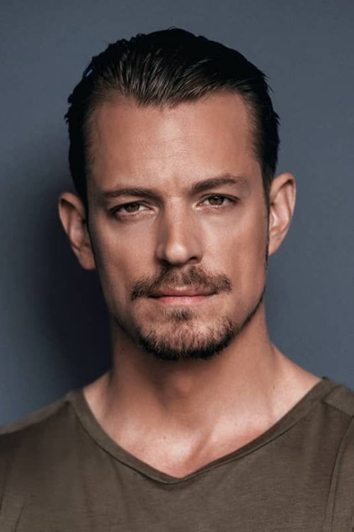Joel Kinnaman photo