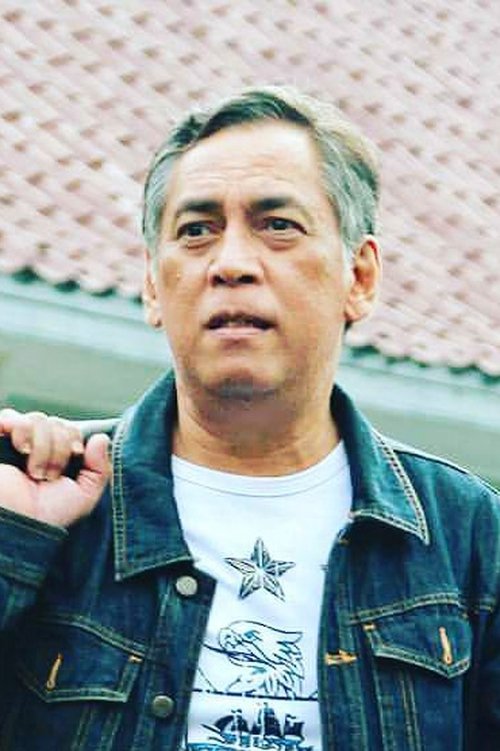 Joshua Pandelaki photo