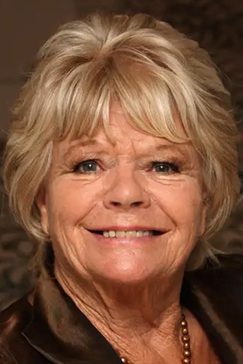Judith Chalmers photo