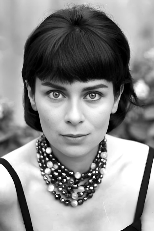 Juliette Mayniel photo