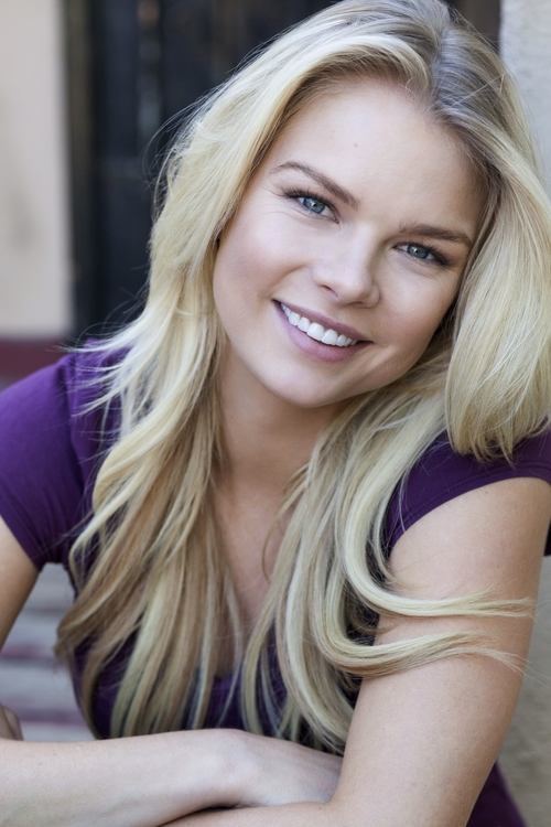 Kelli Goss photo