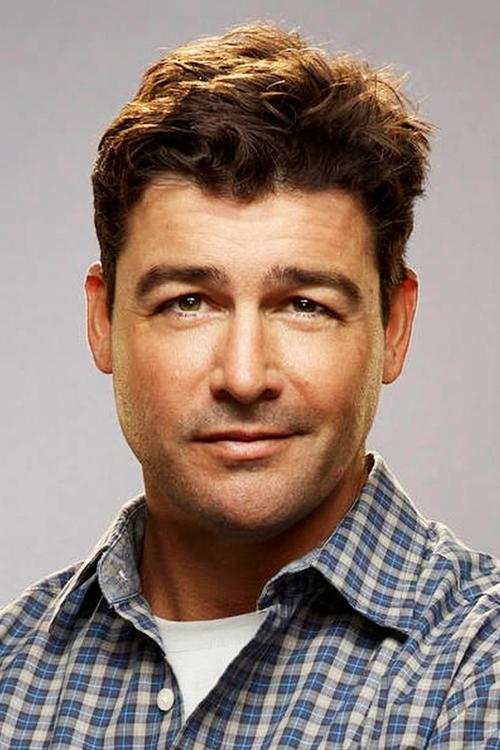 Kyle Chandler photo
