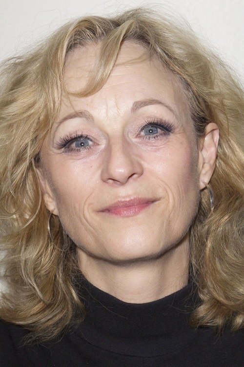 Lizzy McInnerny photo