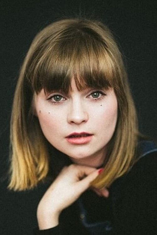 Lola Petticrew photo