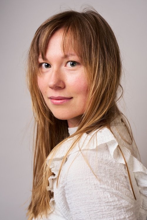 Louise Kim Salter photo