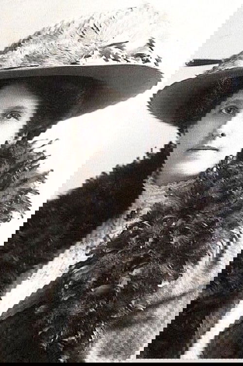 Louise Mackintosh photo