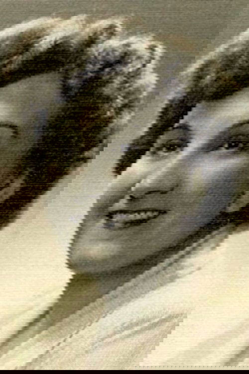 Lucie Mitchell photo