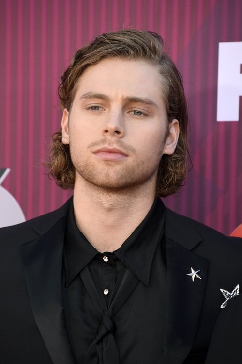 Luke Hemmings photo
