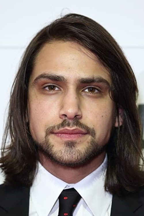 Luke Pasqualino photo